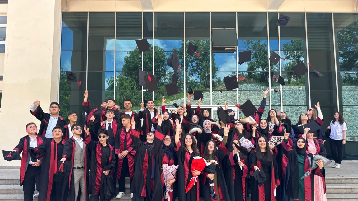AYBASTI ANADOLU İMAM HATİP LİSESİ 42. DÖNEM MEZUNİYET TÖRENİ COŞKUYLA GERÇEKLEŞTİRİLDİ
